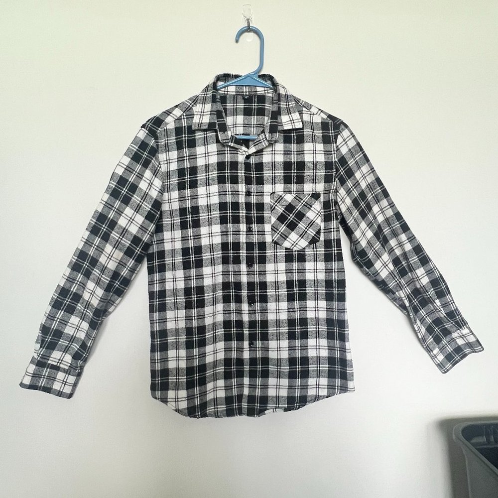 BROOKSFIELD Women's Black Flannel/ Checkered Long-sleeved Button Up Shirt M
